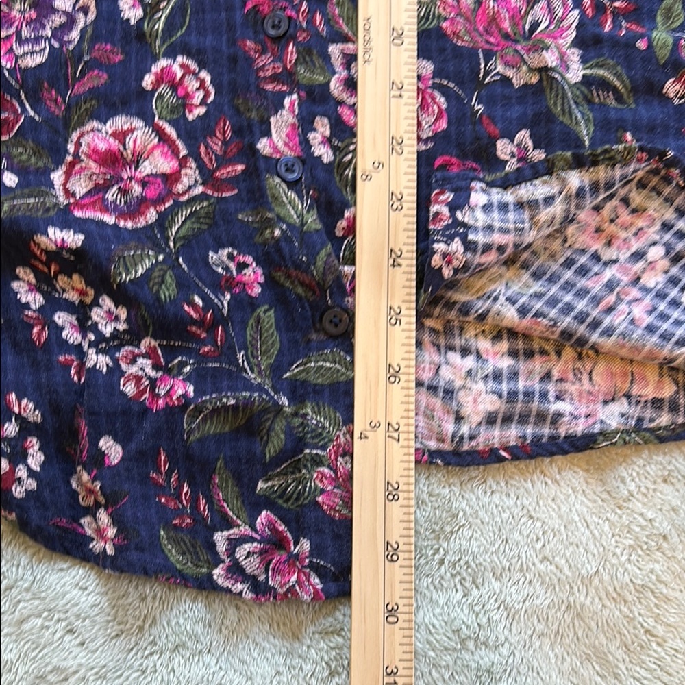Torrid Blue and Pink Floral Cold Shoulder 3/4 Sleeve Blouse EUC 2X - Picture 8 of 11